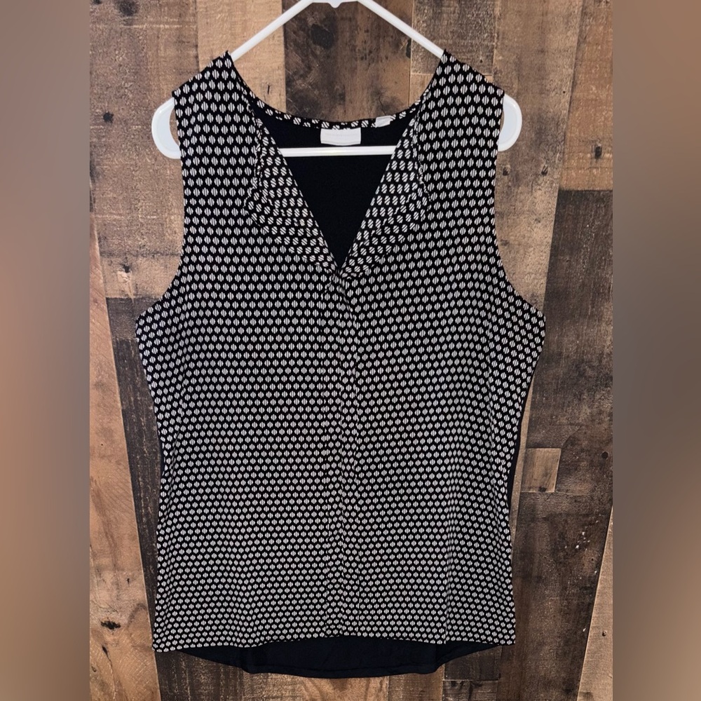Women’s Sz Large New York & Company Black and White Print Sleeveless Blouse